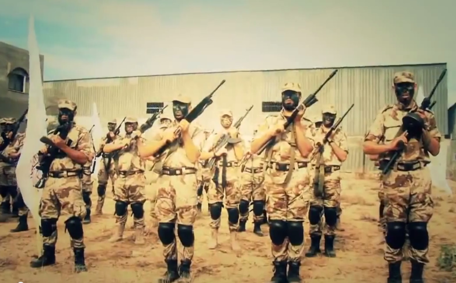 חמושי חמאס (צילום מסך: יוטיוב)