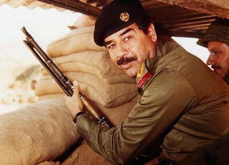 סדאם חוסיין במלחמת איראן-עיראק (תמונה: ויקיפדיה)