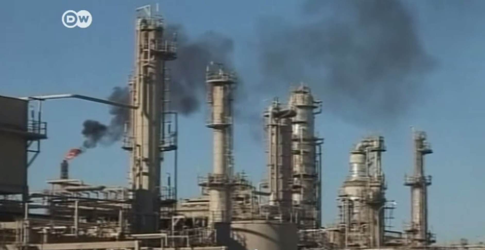 מתקני נפט בעיראק לאחר השתלטות דאעש (צילום מסך: יוטיוב)