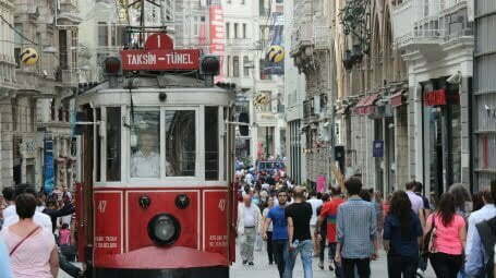 התיכוניסטים בטורקיה תובעים את חירותם