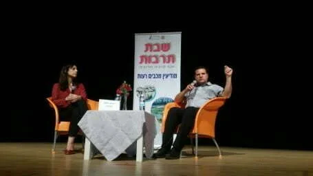 בין מנהיגות לאומית חלופית לאינטרסים מקומיים