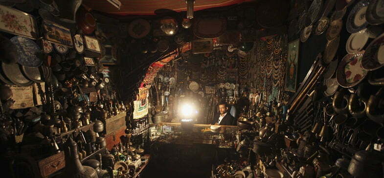 חנות עתיקות בצנעא, תימן (צילום: רויטרס)