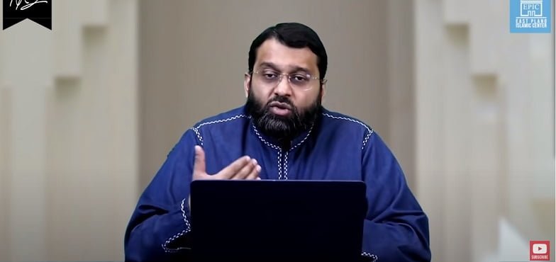 יאסר קאדי נושא דרשה (צילום מסך מתוך יוטיוב)