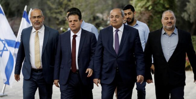 ראשי הרשימה המשותפת בדרכם לבית הנשיא ספטמבר 2019 (תמונה: רויטרס)