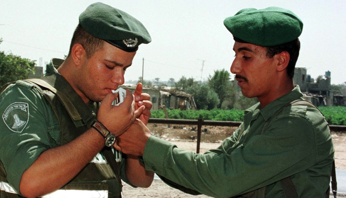פטרולים יהודים-פלסטינים משותפים יצאו לפועל כחלק מהסכמי אוסלו. צילום: רויטרס, 1998