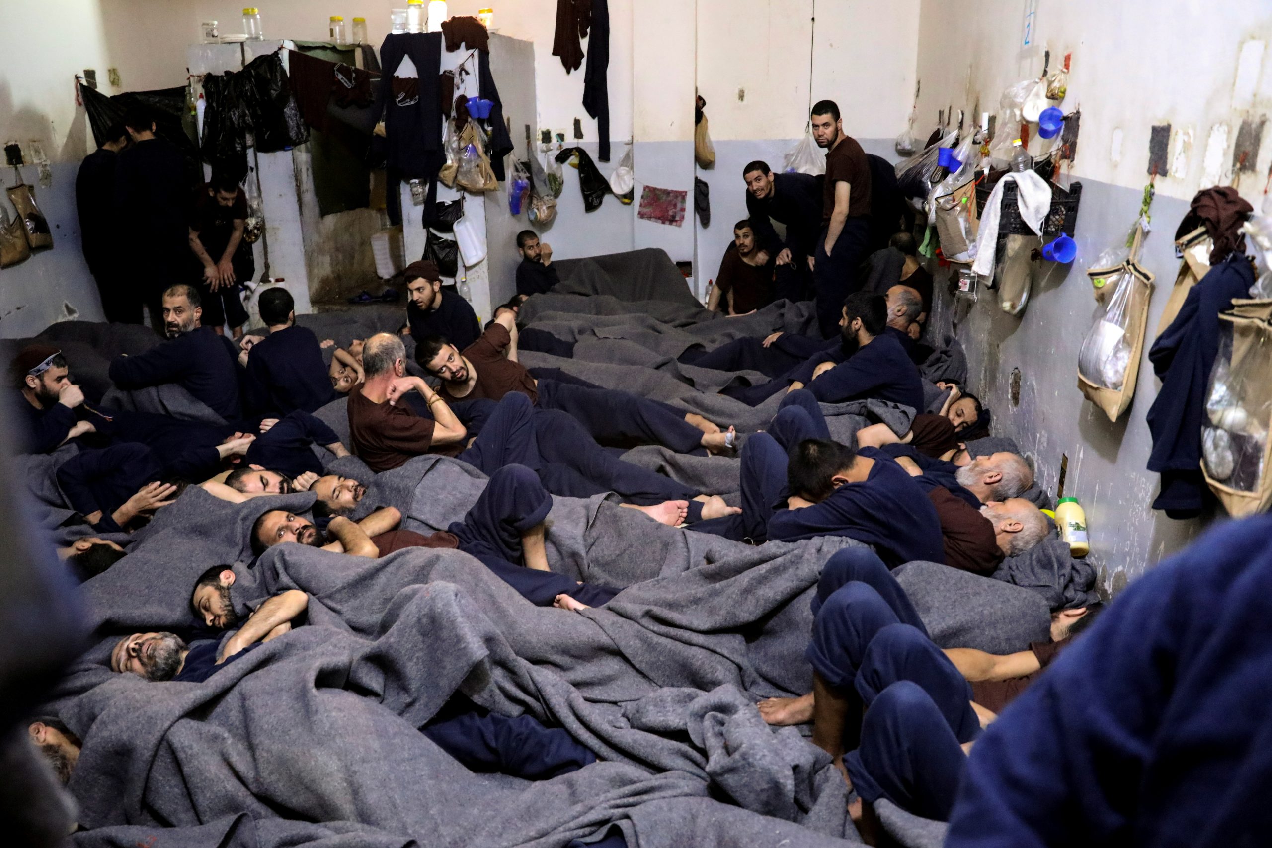 אסירים בכלא בסוריה, 2020. צילום: רויטרס